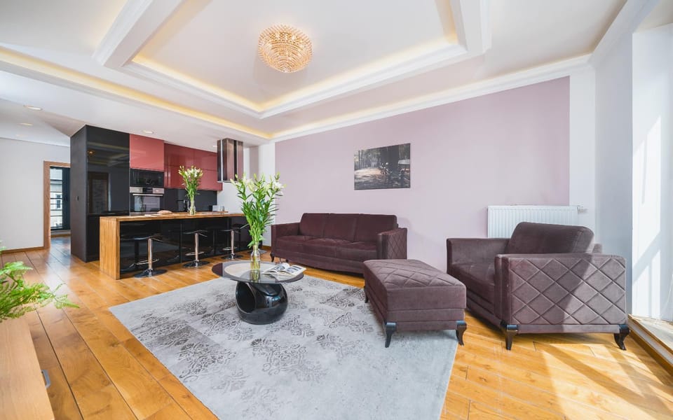 Living room, Lounge or bar, Seating area, Dining area