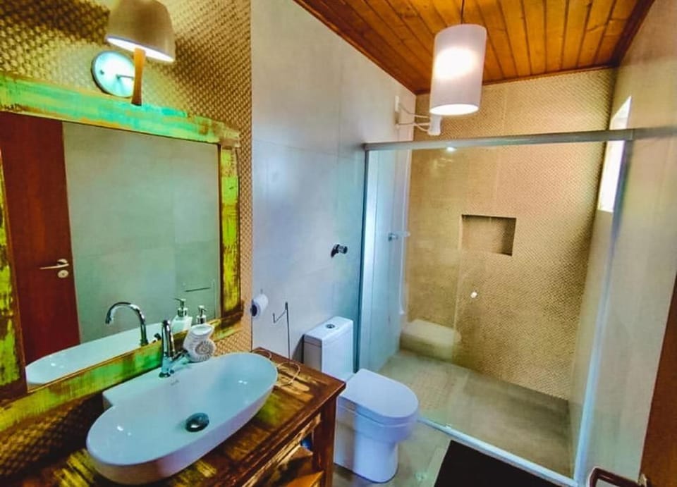 Shower, Toilet, Bathroom, bidet, towels