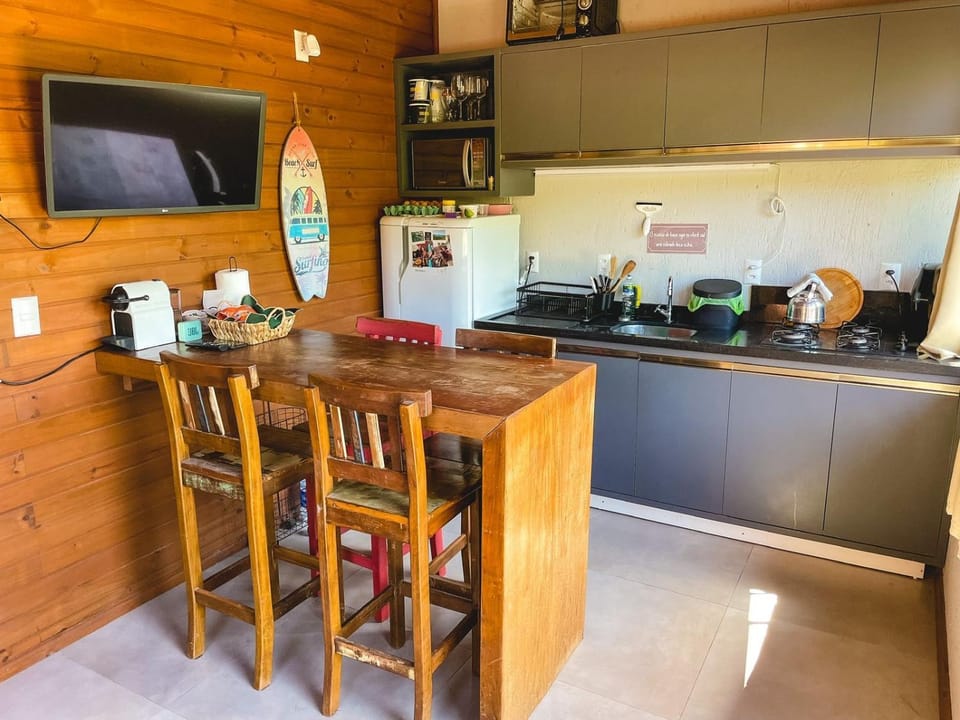 TV and multimedia, Coffee/tea facilities, Kitchen or kitchenette, Dining area, oven, pet friendly, stove