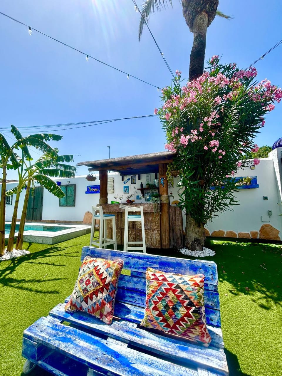 GATU Villa Lurberri, piscina privada, Parking, jardines -Mayores de 25 años y familias " House in Chiclana de la Frontera