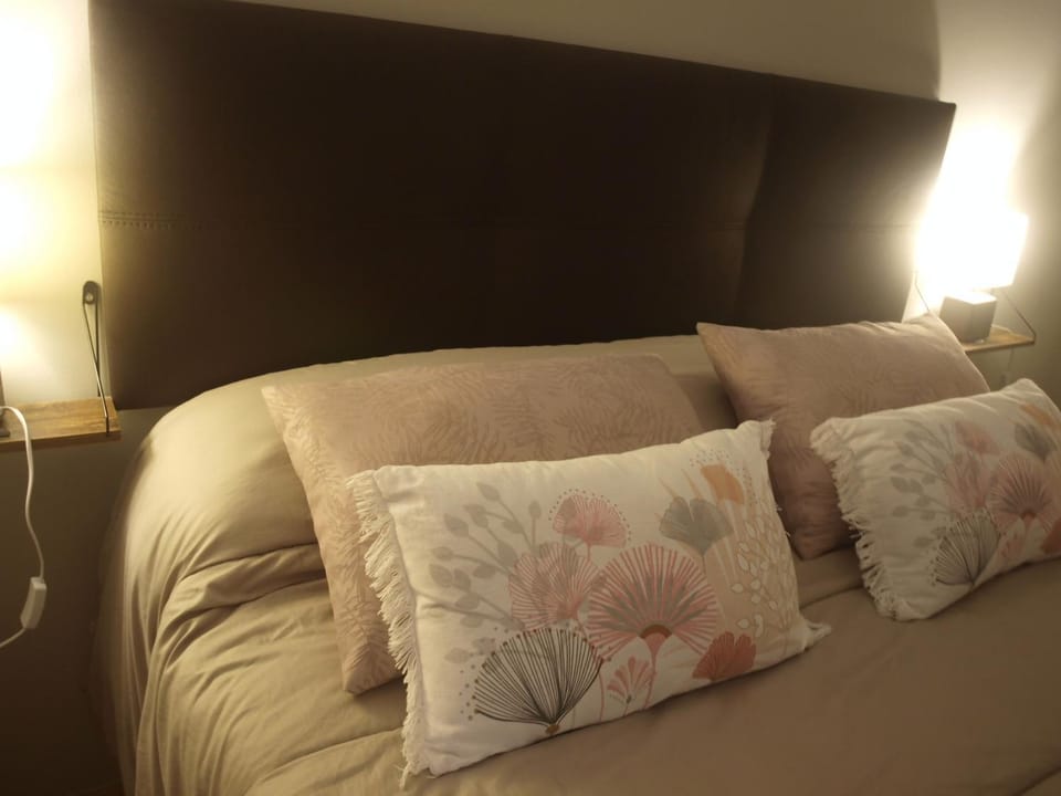 Bed, Decorative detail