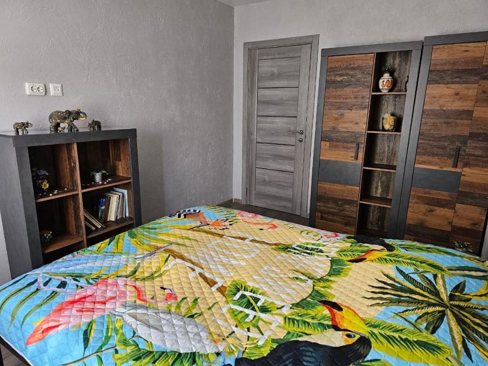 Bed, Library, Bedroom, wardrobe