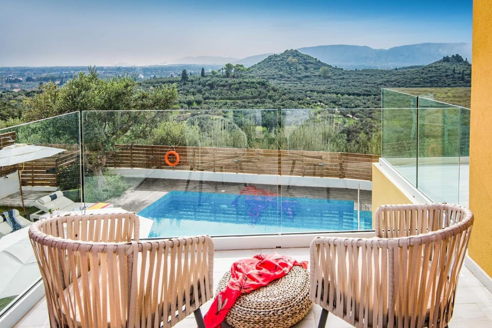 Day, Natural landscape, Balcony/Terrace, Mountain view, Pool view