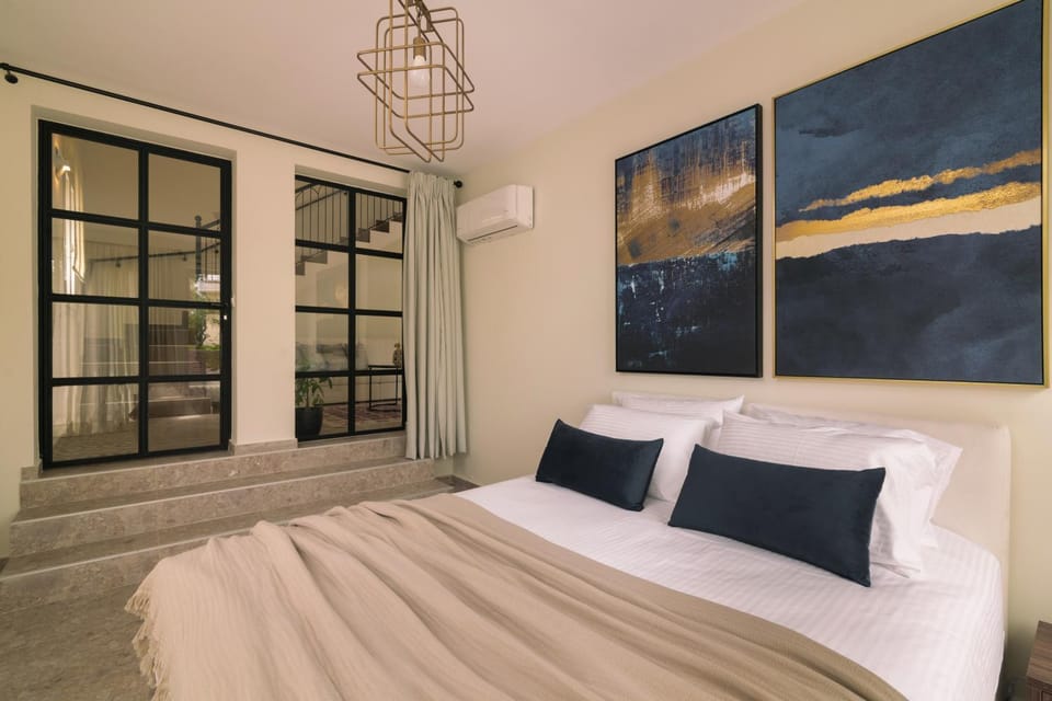 Bed, Decorative detail, Bedroom