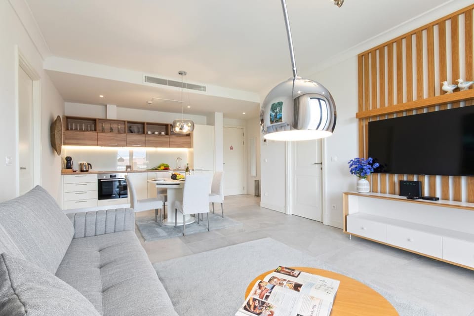 Kitchen or kitchenette, Living room, Seating area