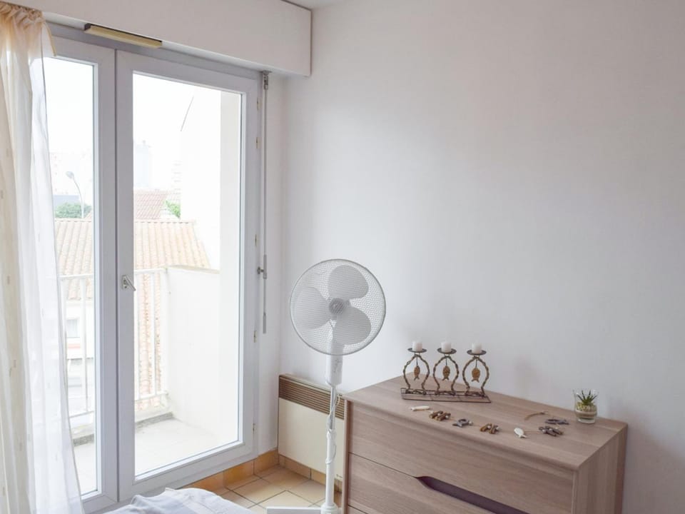 Appartement 2 étoiles, balcon, marché Arago, 350m plage, Les Sables-d'Olonne Apartment in Les Sables-d'Olonne