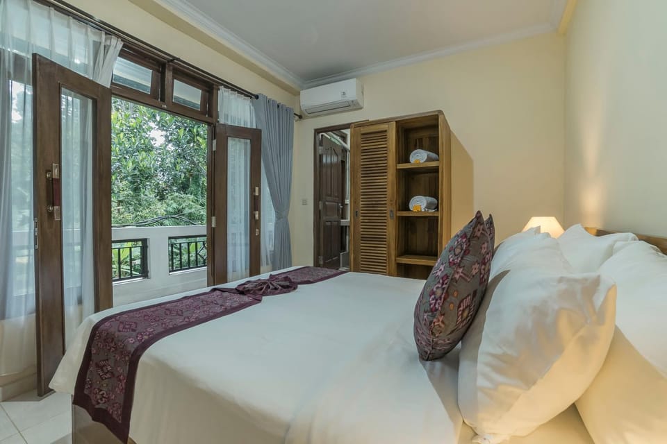 Bedroom, air conditioner