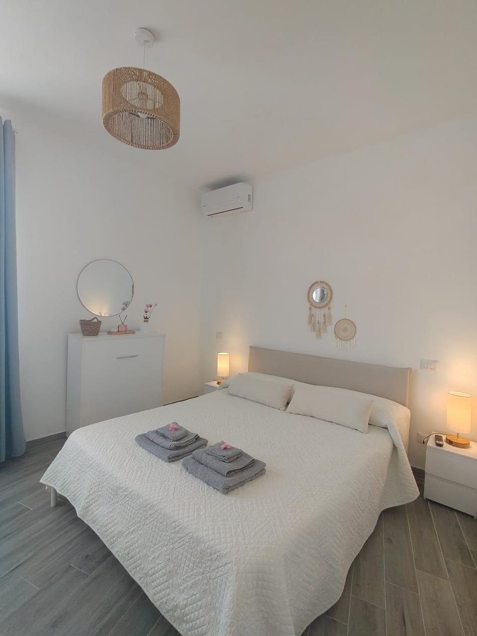 Decorative detail, Bedroom, air conditioner