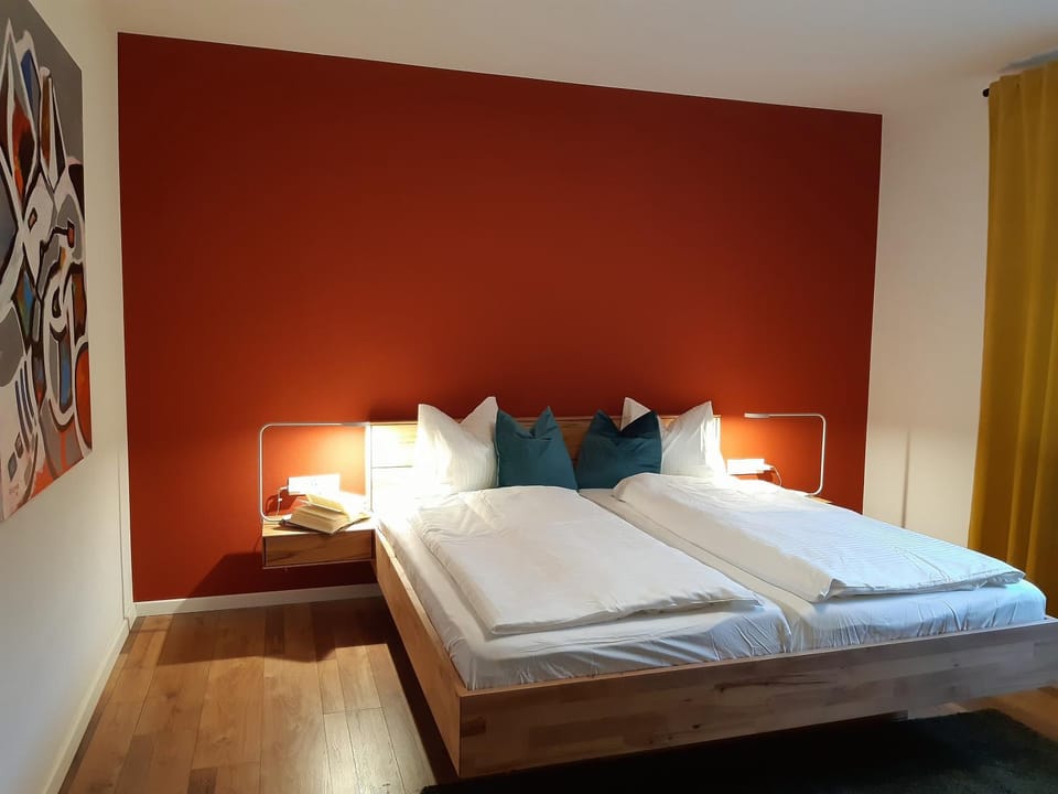 Bed, Photo of the whole room, Bedroom, Garden view, Mountain view, Quiet street view