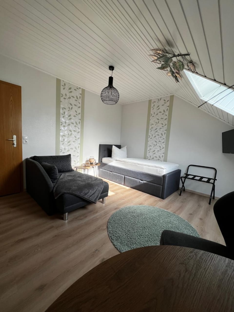 Bed, Photo of the whole room
