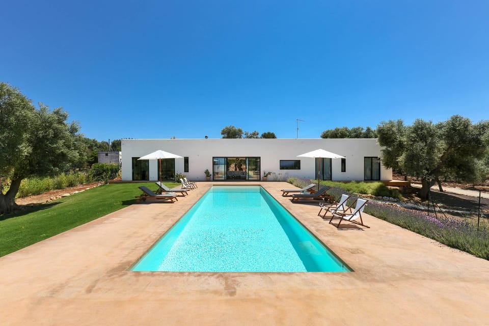 Property building, Swimming pool, Swimming pool