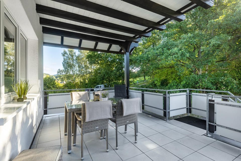 Property building, Balcony/Terrace, Living room