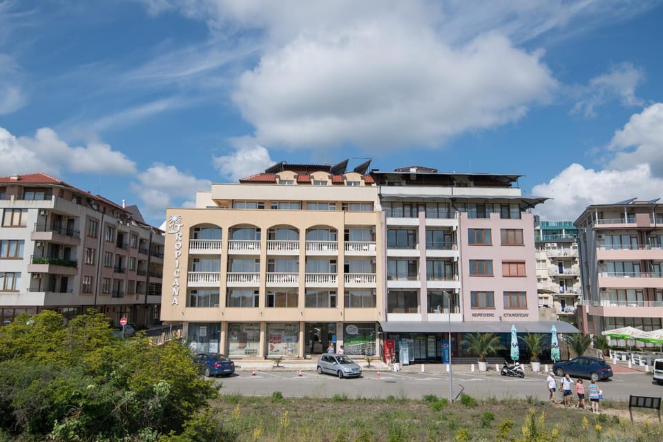 Property building, Neighbourhood