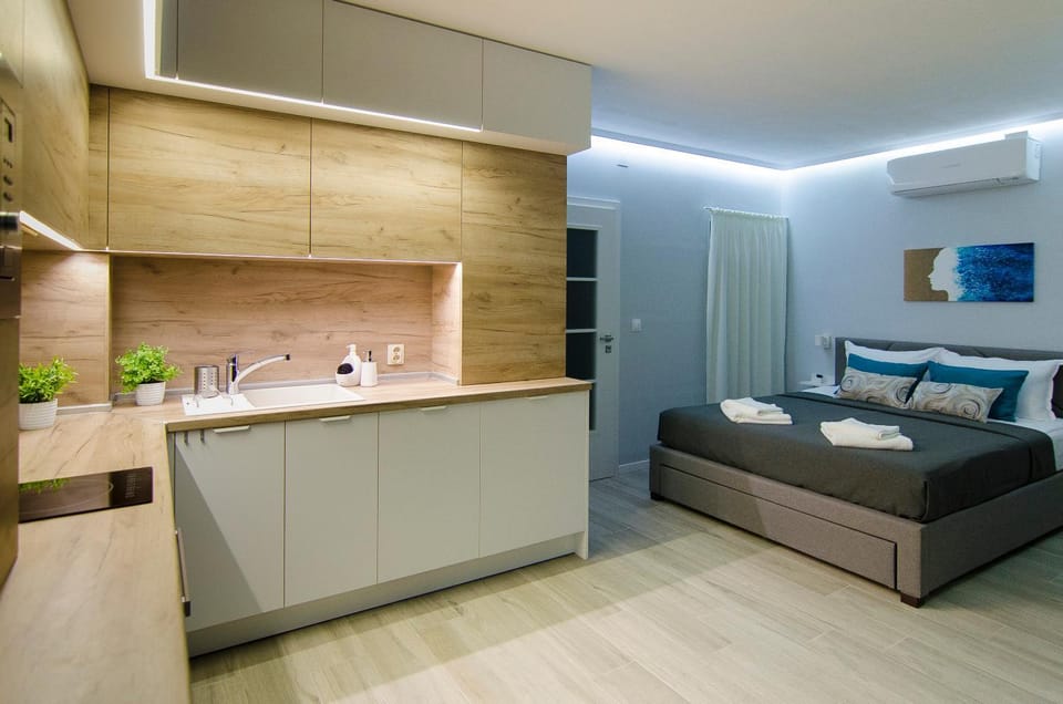 Kitchen or kitchenette, Bedroom