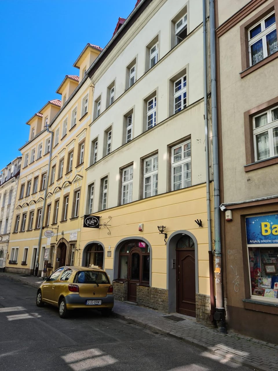Property building, Facade/entrance