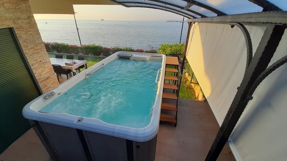 Pool view, Sea view
