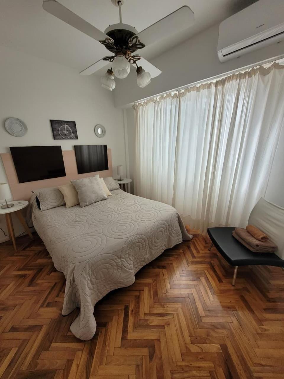 Bed, Bedroom, air conditioner