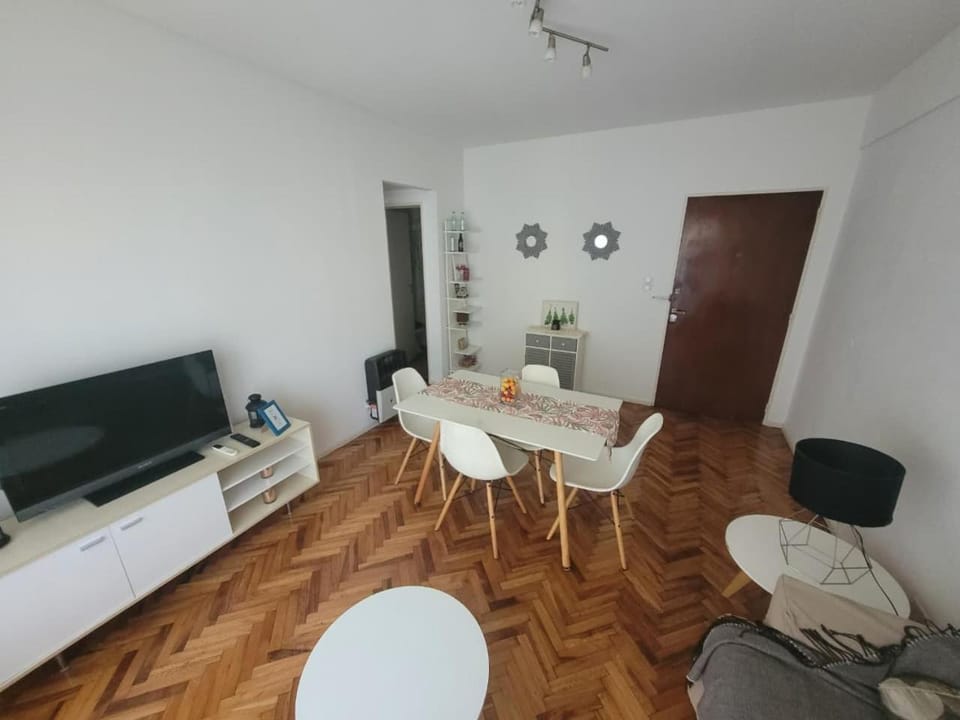 Communal lounge/ TV room, TV and multimedia, Dining area