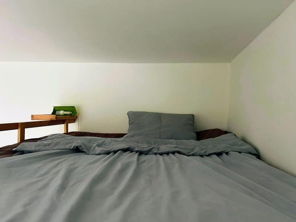 Bed, bunk bed
