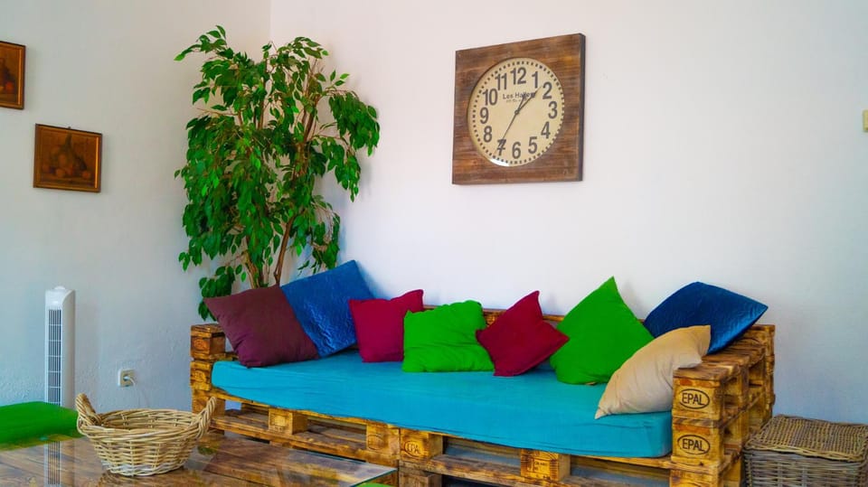 Decorative detail, Seating area