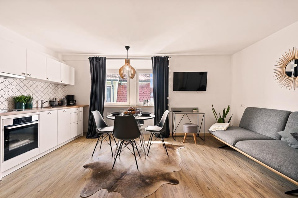 TV and multimedia, Kitchen or kitchenette, Seating area, Dining area, kitchen