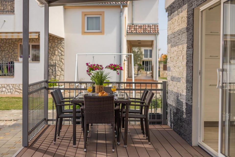 Patio, Day, View (from property/room), Balcony/Terrace, Dining area