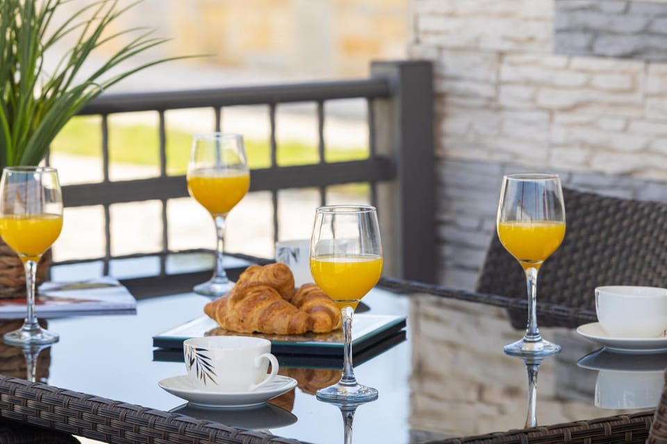 Food and drinks, Food, Breakfast, Drinks