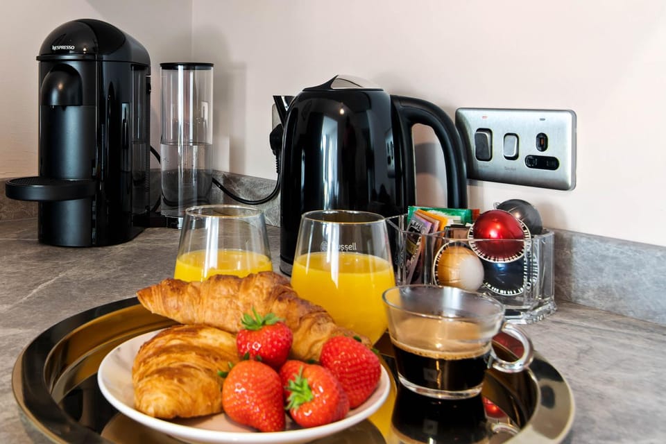 Spacious & Cosy, Netflix, Parking, Colindale Station Apartment in Edgware