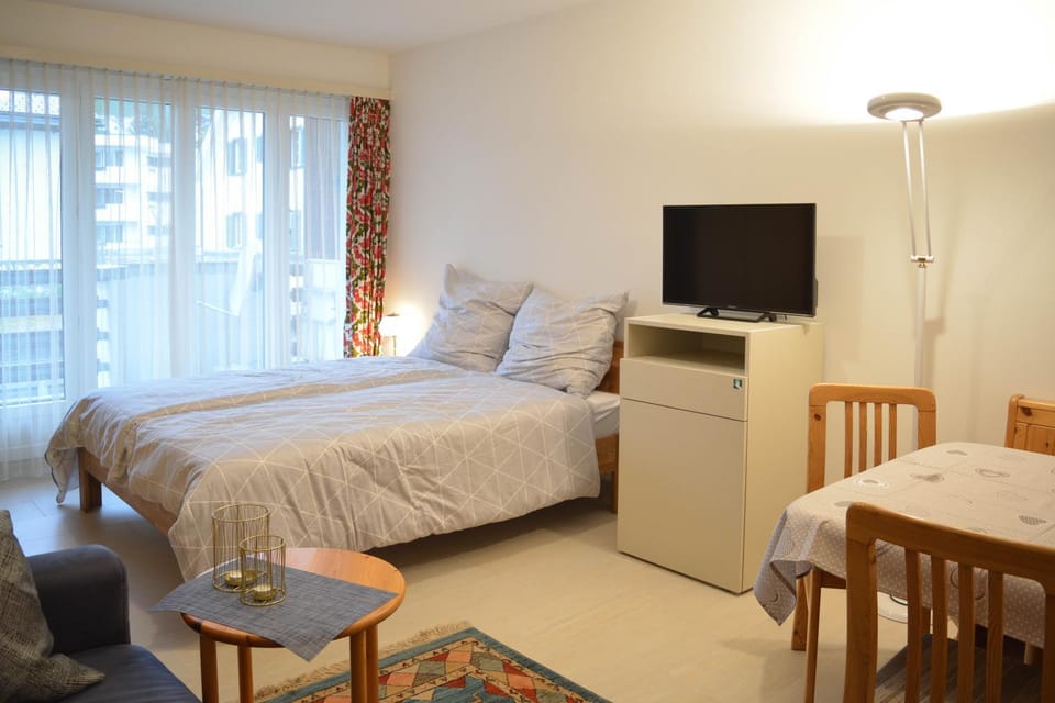 Bed, TV and multimedia, Balcony/Terrace, Dining area