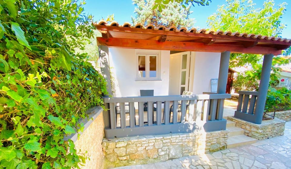 Patio, Facade/entrance, Balcony/Terrace