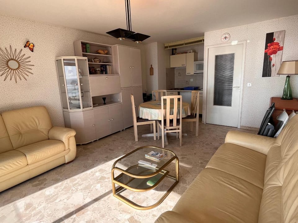 Appartement T2 avec balcon et vue mer, 1er étage, ascenseur, TV, cuisine équipée - FR-1-197-466 Apartment in Les Sables-d'Olonne