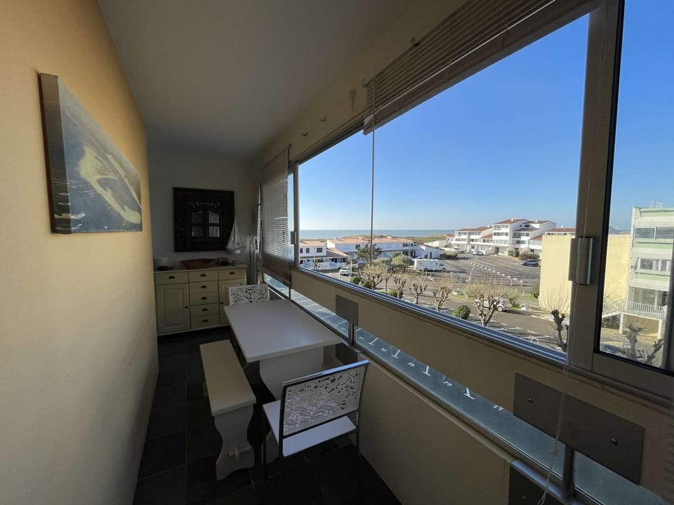 Appartement spacieux 4 pers, balcon, vue mer, proche plage, parking, ménage inclus - FR-1-224C-116 Apartment in Saint-Jean-de-Monts