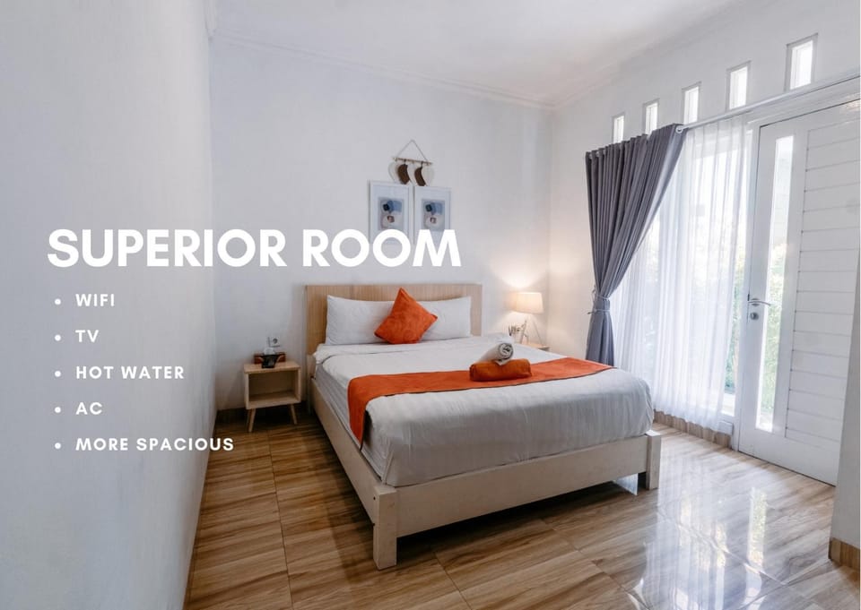 Photo of the whole room, Bedroom