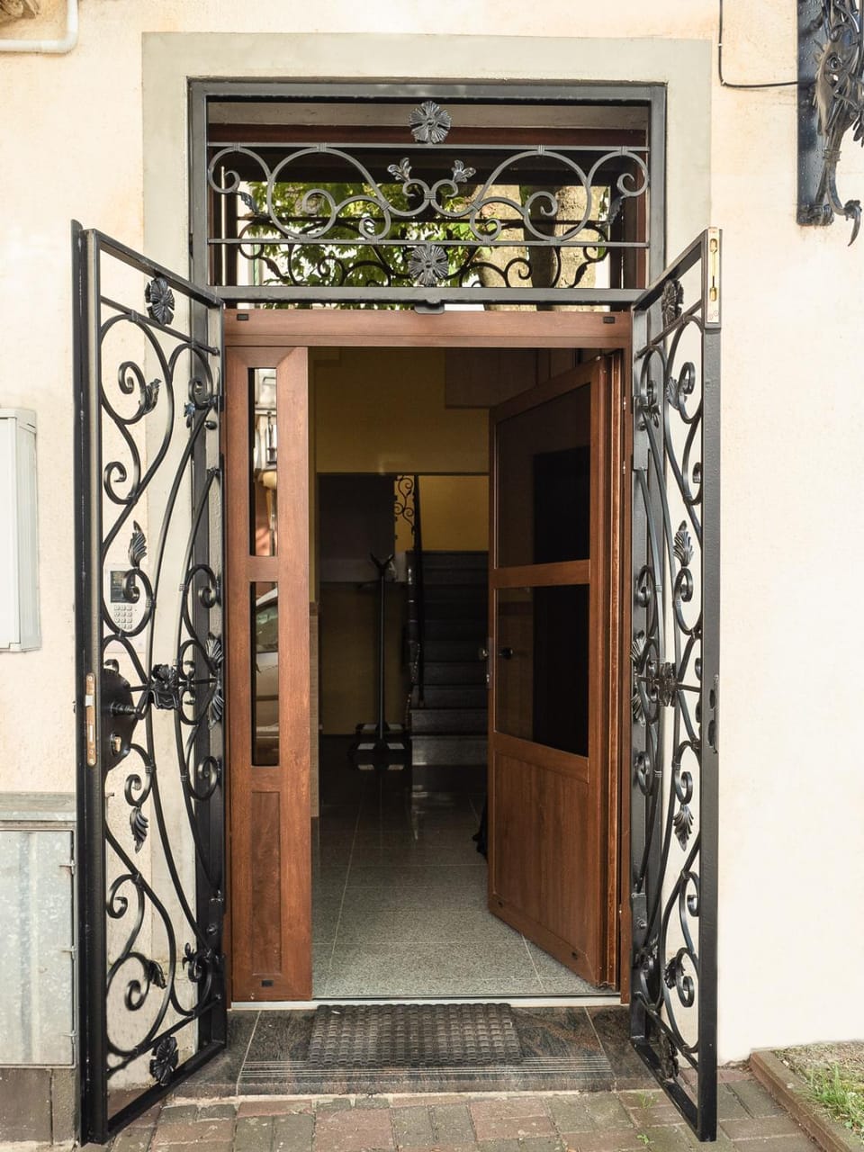 Facade/entrance
