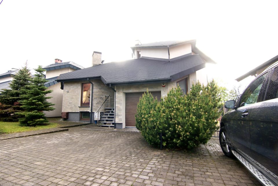 Dom przy lini brzegowej Jezioraka Villa in Pomeranian Voivodeship