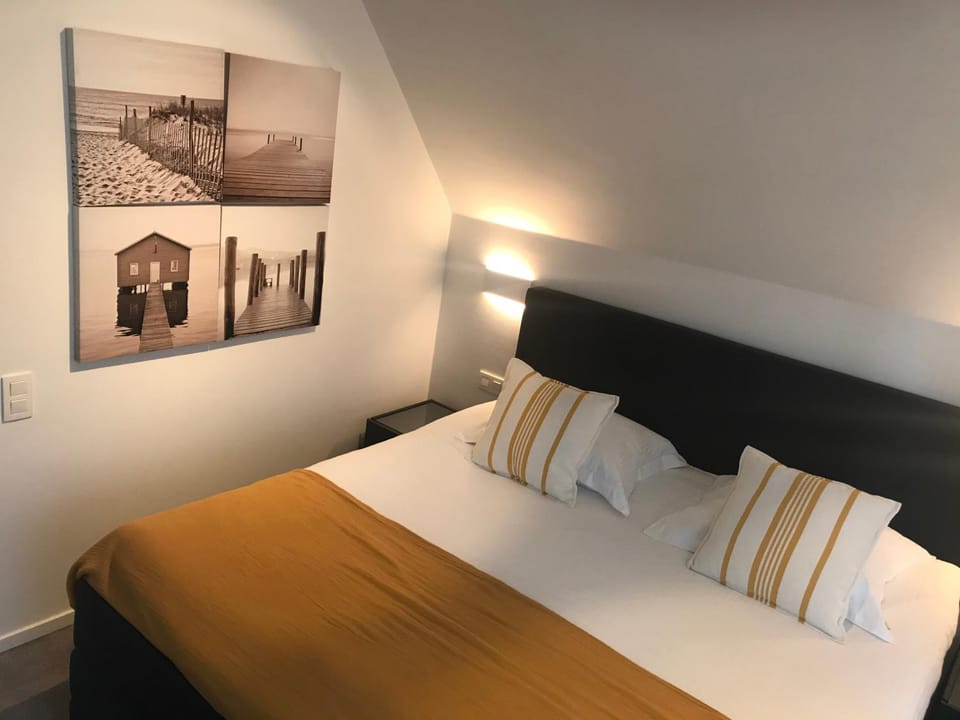 VILLA FER-GUY " Beeldige Suite met parking, nabij strand en casino" Vacation rental in Knokke-Heist