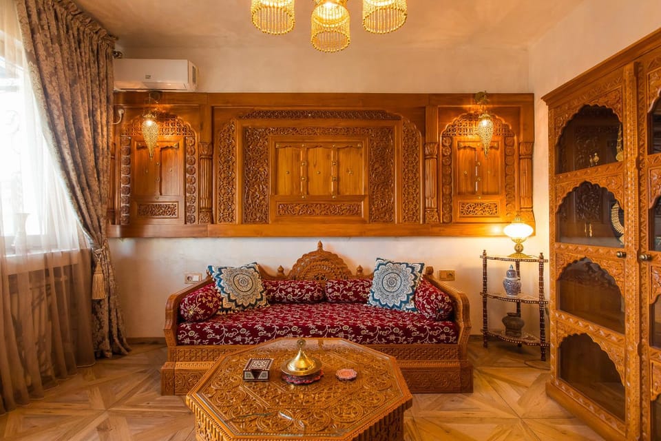 Living room, Seating area