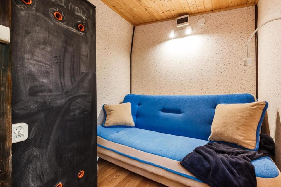 Bed, Photo of the whole room, Seating area, Bedroom