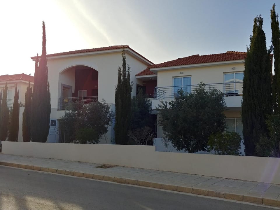 Property building, Facade/entrance, On site