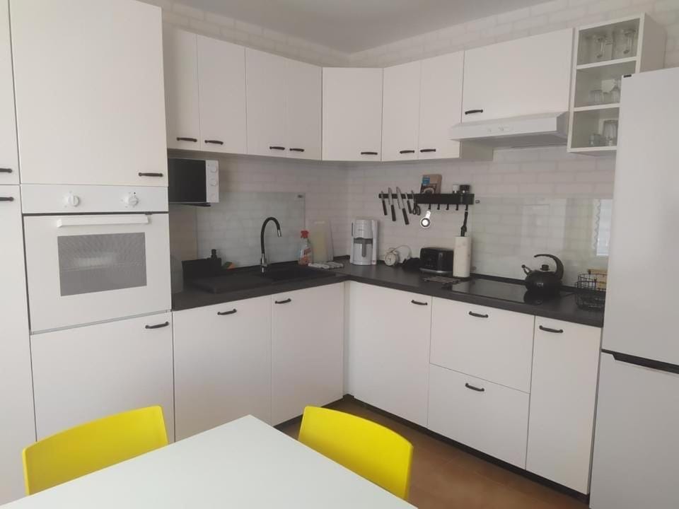 Dining area, kitchen