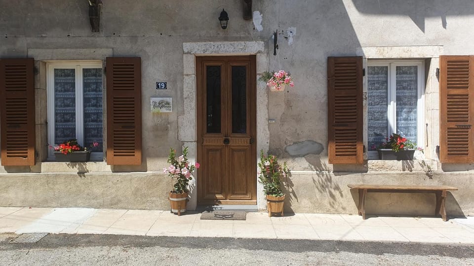 Aux Portes Du Marais House in Auvergne-Rhône-Alpes