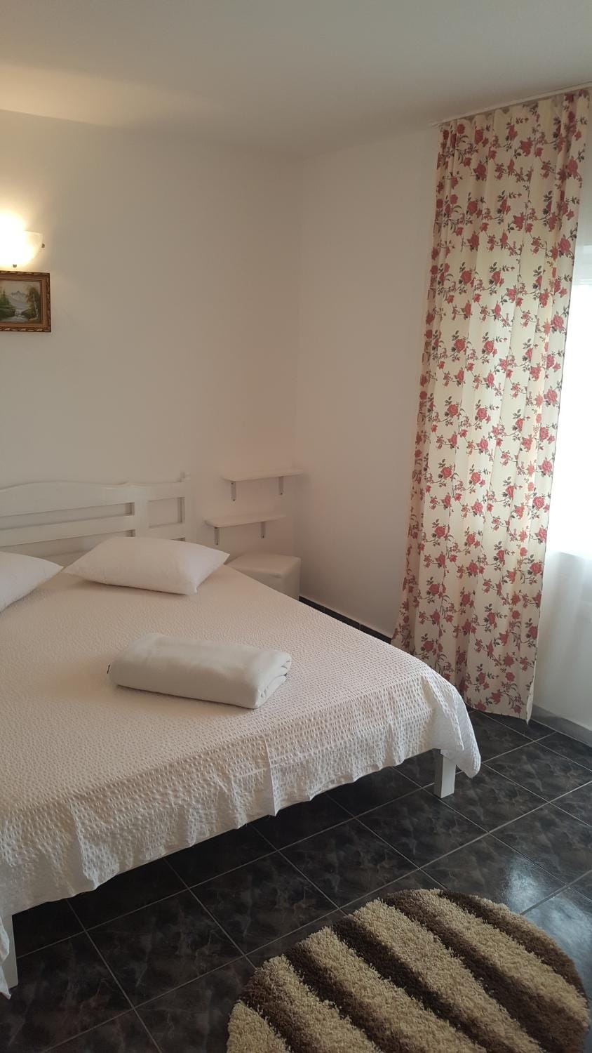 Vila Trandafirilor Costinești Bed and Breakfast in Constanța County