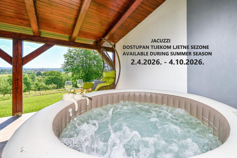 Patio, Day, Natural landscape, Summer, Hot Tub, View (from property/room), Balcony/Terrace, Seating area, Evening entertainment, Garden view, Mountain view, Swimming pool