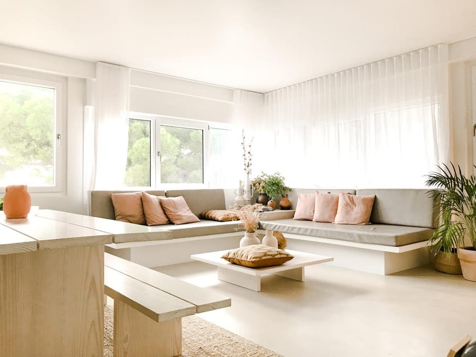Living room, Seating area