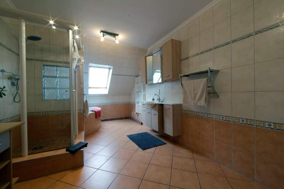 Shower, Bathroom, Bath