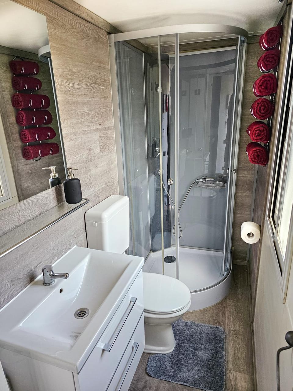 Shower, Toilet, Bathroom