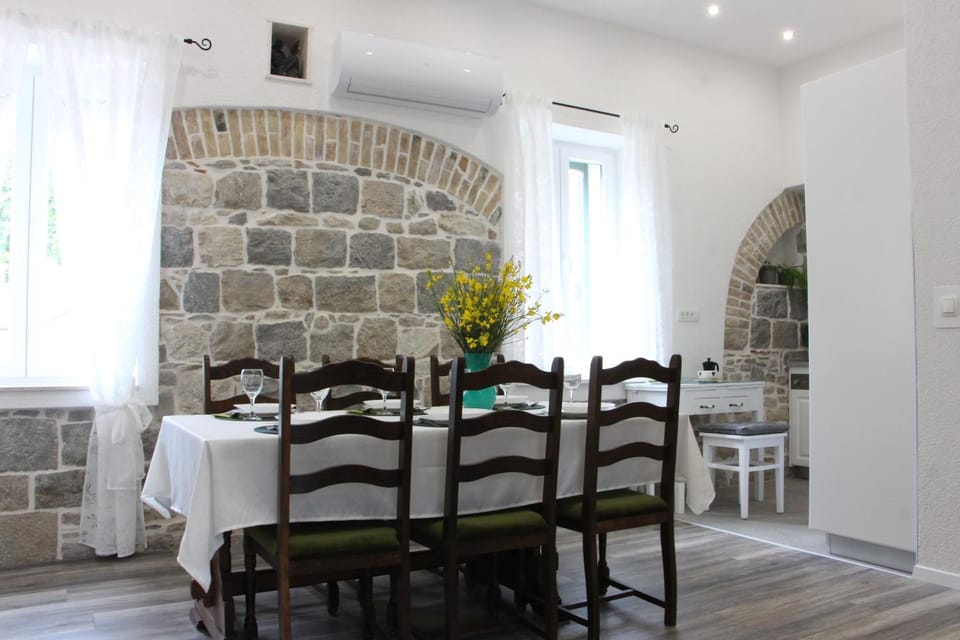 Old school apartment Apartment in Šibenik-Knin County, Croatia