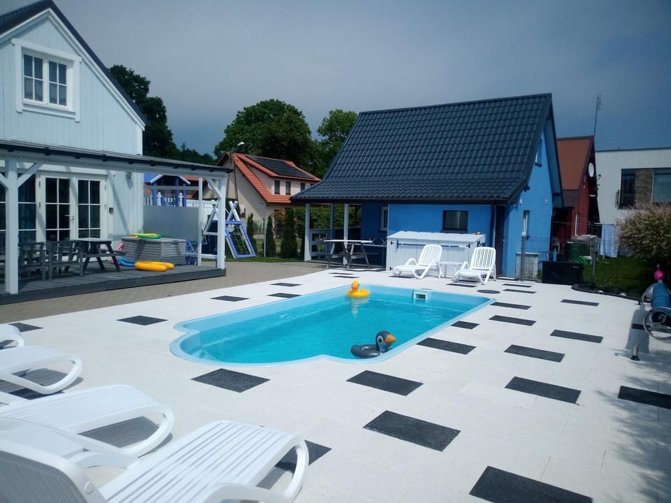 Property building, Swimming pool