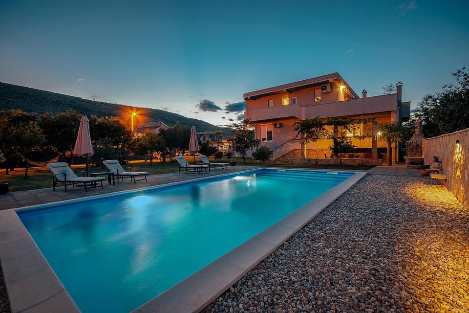 Property building, Swimming pool