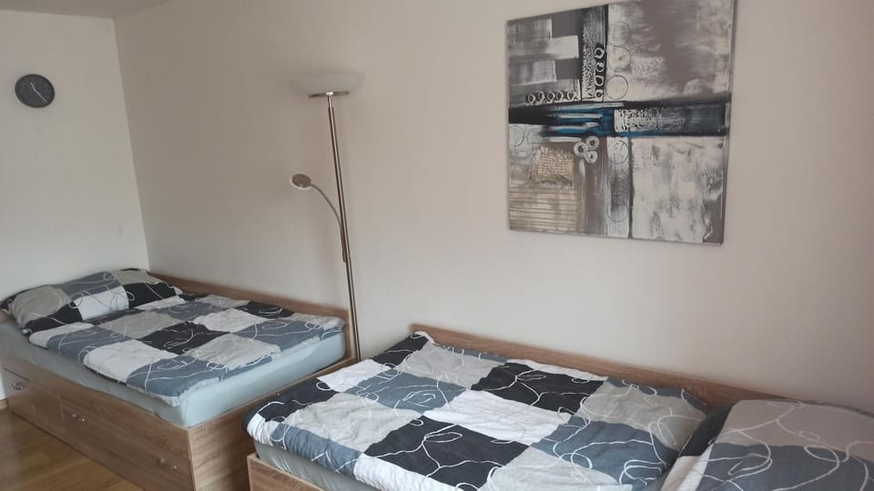 Bed, Living room
